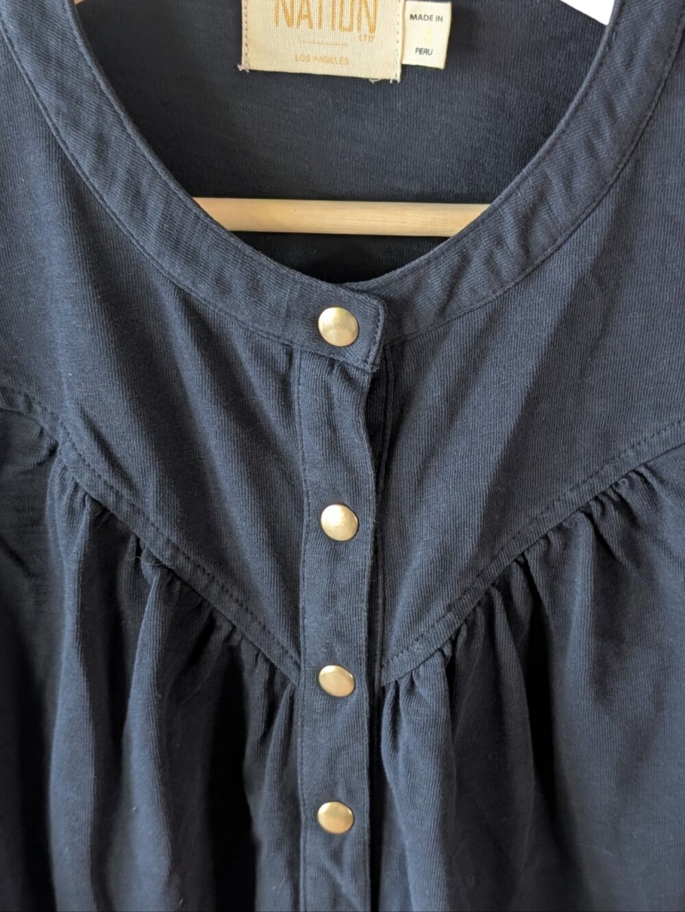 Nation LTD Luanne Yoked Snap Tee Size Small NWOT Navy - Picture 2 of 6